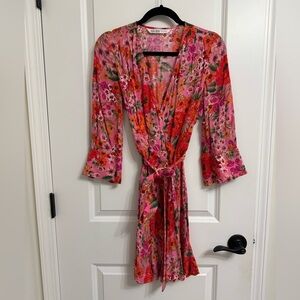 Women’s hot pink floral 3/4 sleeve Zara mini wrap dress. Size S